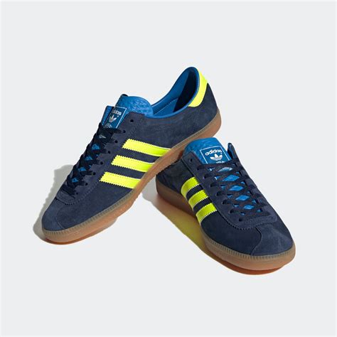 Adidas hochelaga super text shoes